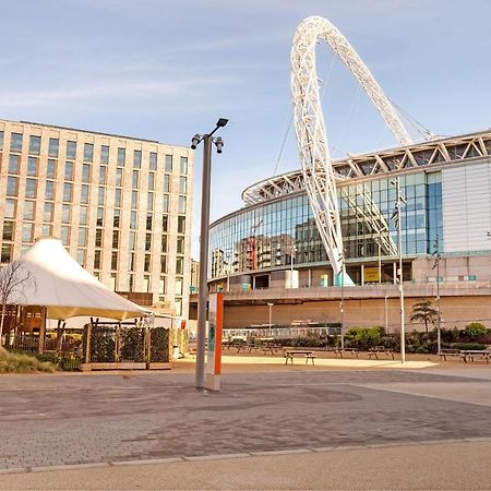 Oyo The Green Man Pub And Hotel London Exterior photo