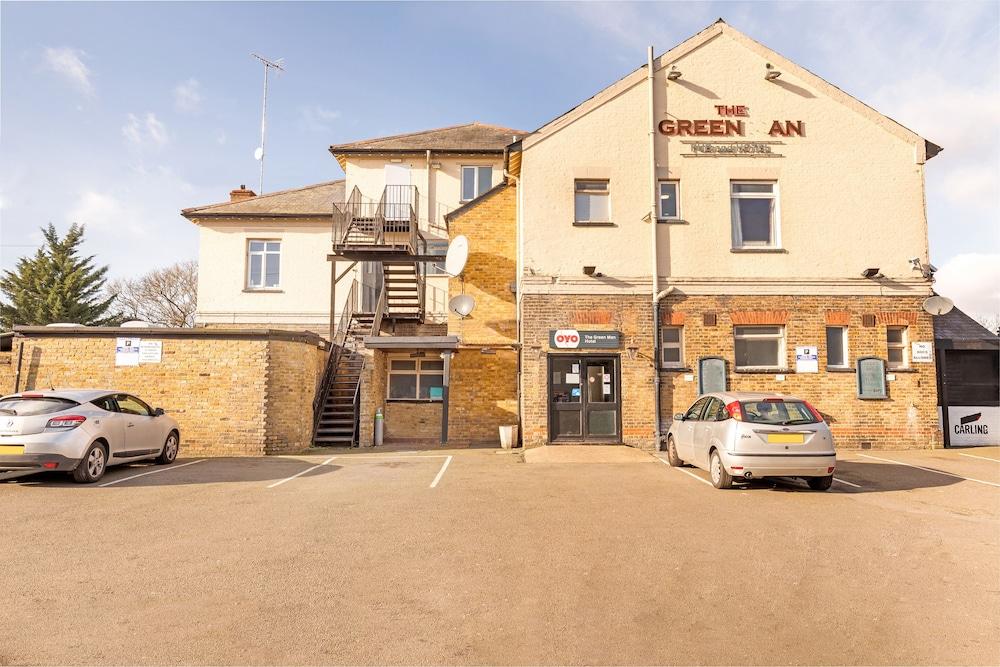 Oyo The Green Man Pub And Hotel London Exterior photo